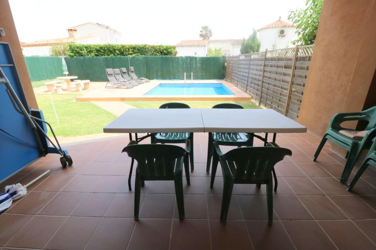 Peni 168A - Belle Maison Avec Piscine Empuriabrava Exterior photo